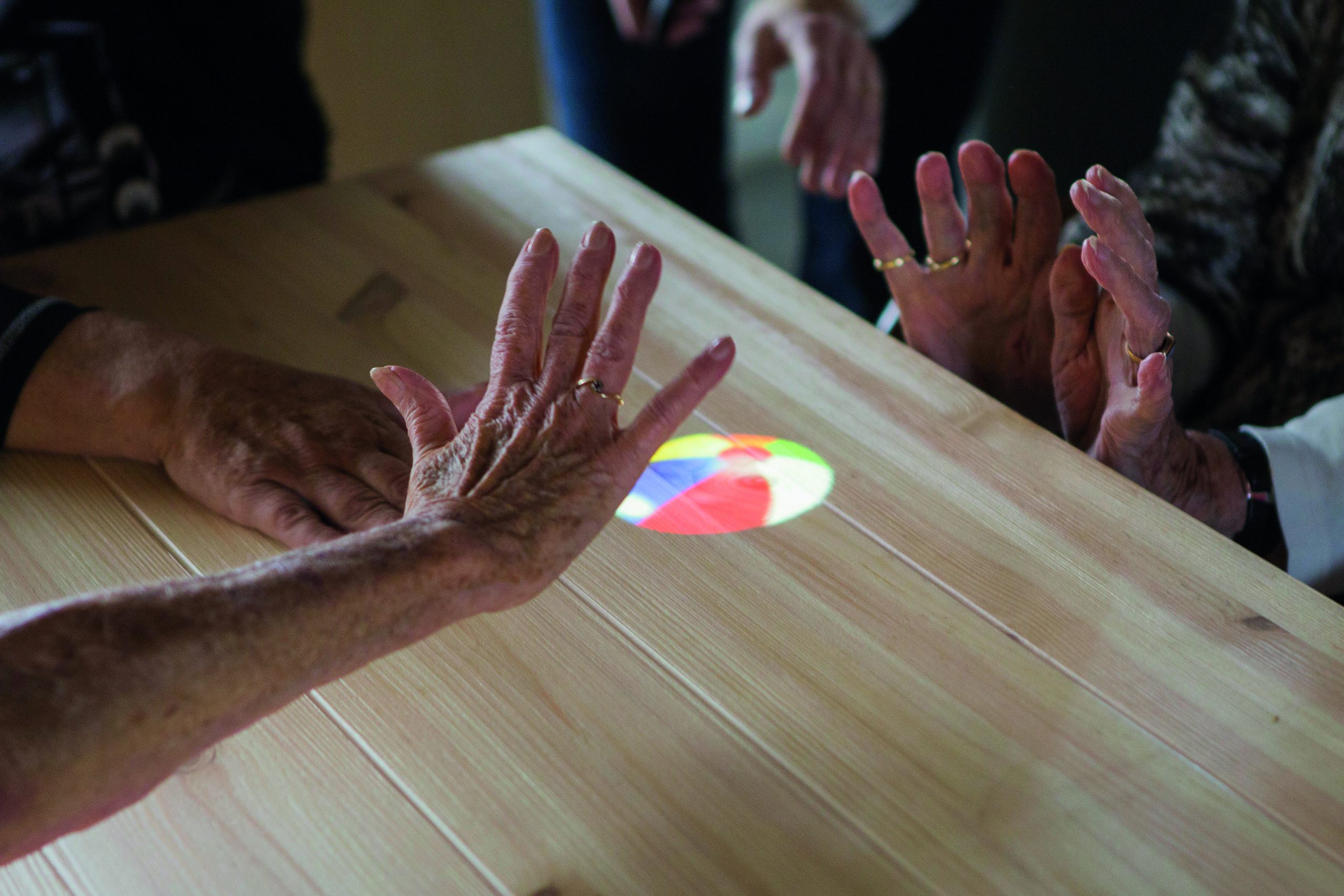 Spelfoto Strandbal Senioren Tovertafel