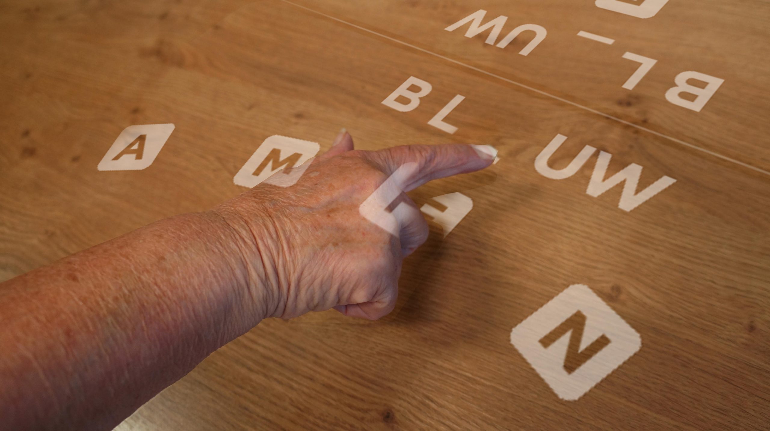 Spelfoto Woordenmaker Senioren Tovertafel